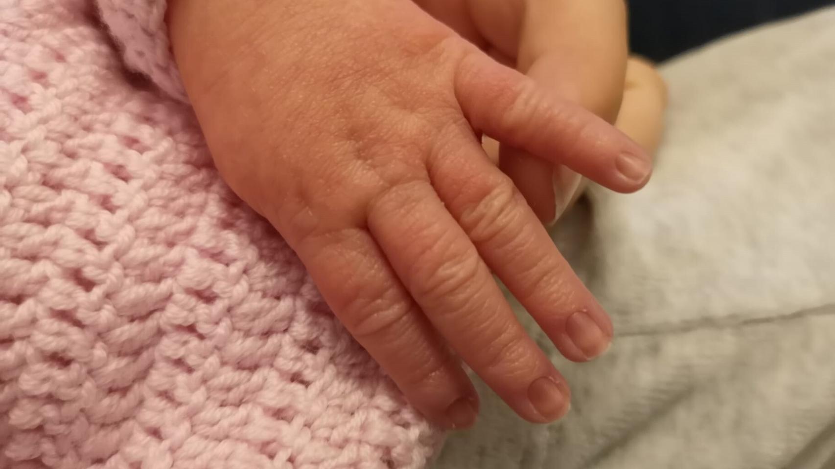 Mano de un bebé.