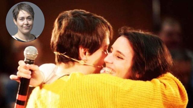 Teresa Arévalo se abraza con la ministra de Igualdad, Irene Montero.