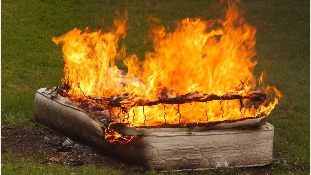Incendio, colchón.
