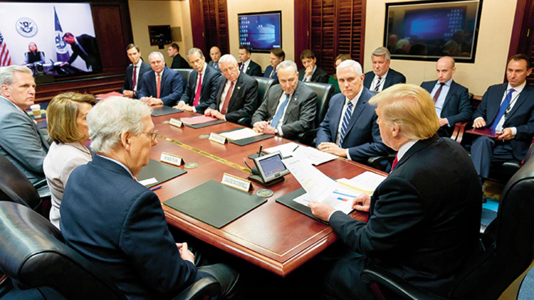 Donald Trump en una reunión con líderes legislativos en la Sala de Crisis en 2019. Foto: Casa Blanca