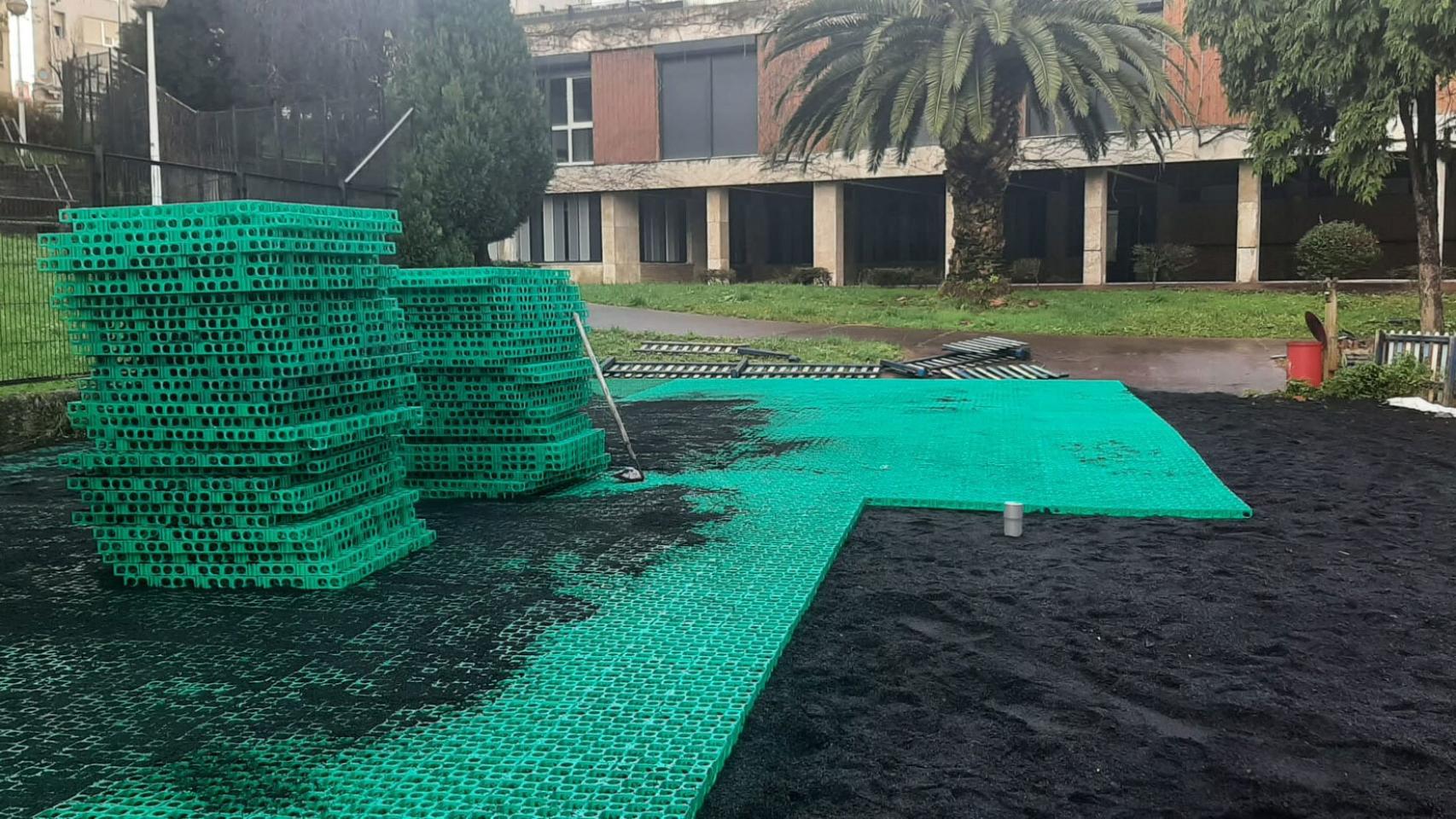 Instalación de este sistema de drenaje en el suelo para sustituir el asfalto o el hormigón.