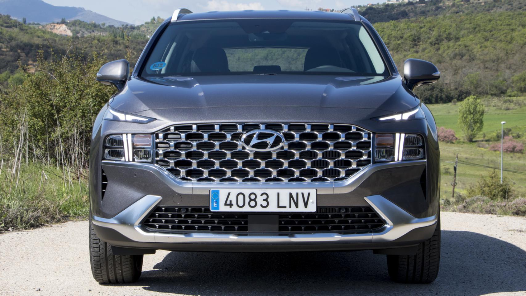 El nuevo Hyundai Santa Fe de 2021 cuenta ahora con un poderoso frontal.