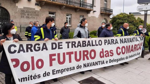 Protesta ante la Delegación del Gobierno de representantes sindicales de Navantia Ferrol y Fene.