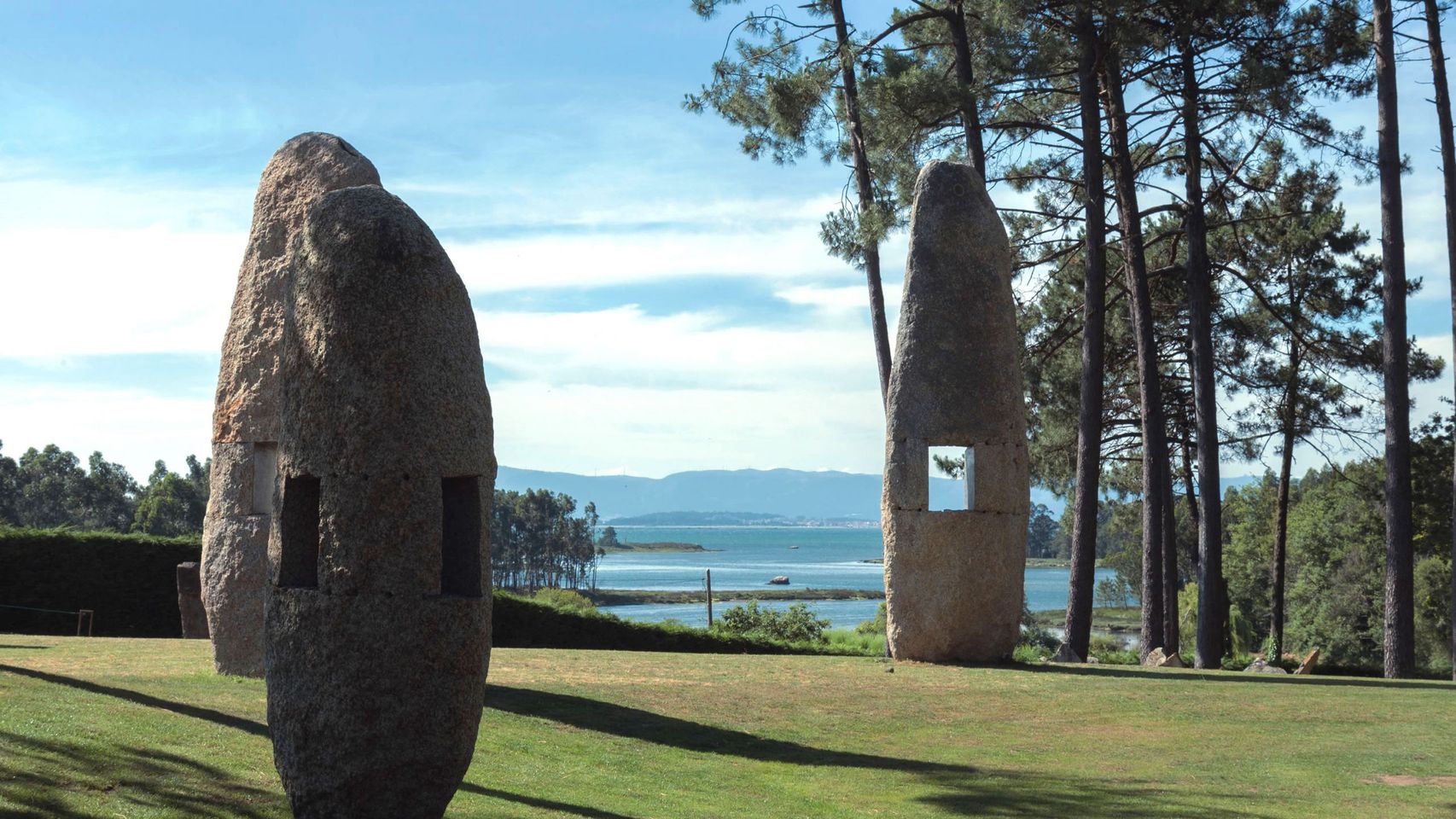 El arte contemporáneo en Cambados lo firman Manolo Paz y su fundación