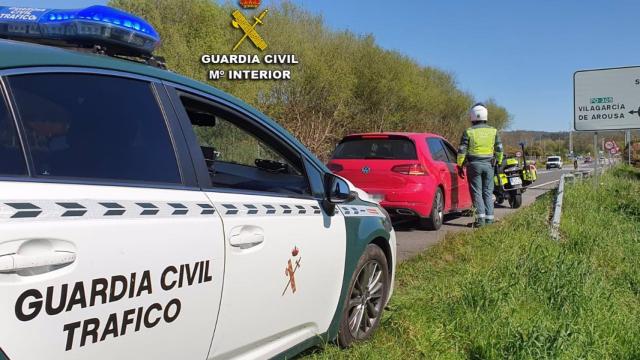 La Guardia Civil de Pontevedra intercepta a un conductor por exceso de velocidad