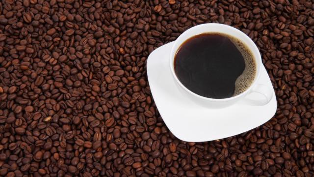 El consumo excesivo de café puede perjudicar a los huesos.