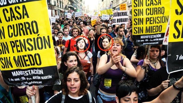 Las ministras Irene Montero e Ione Belarra, durante la manifestación del 7 de abril de 2011 que sirvió como antesala del 15-M.