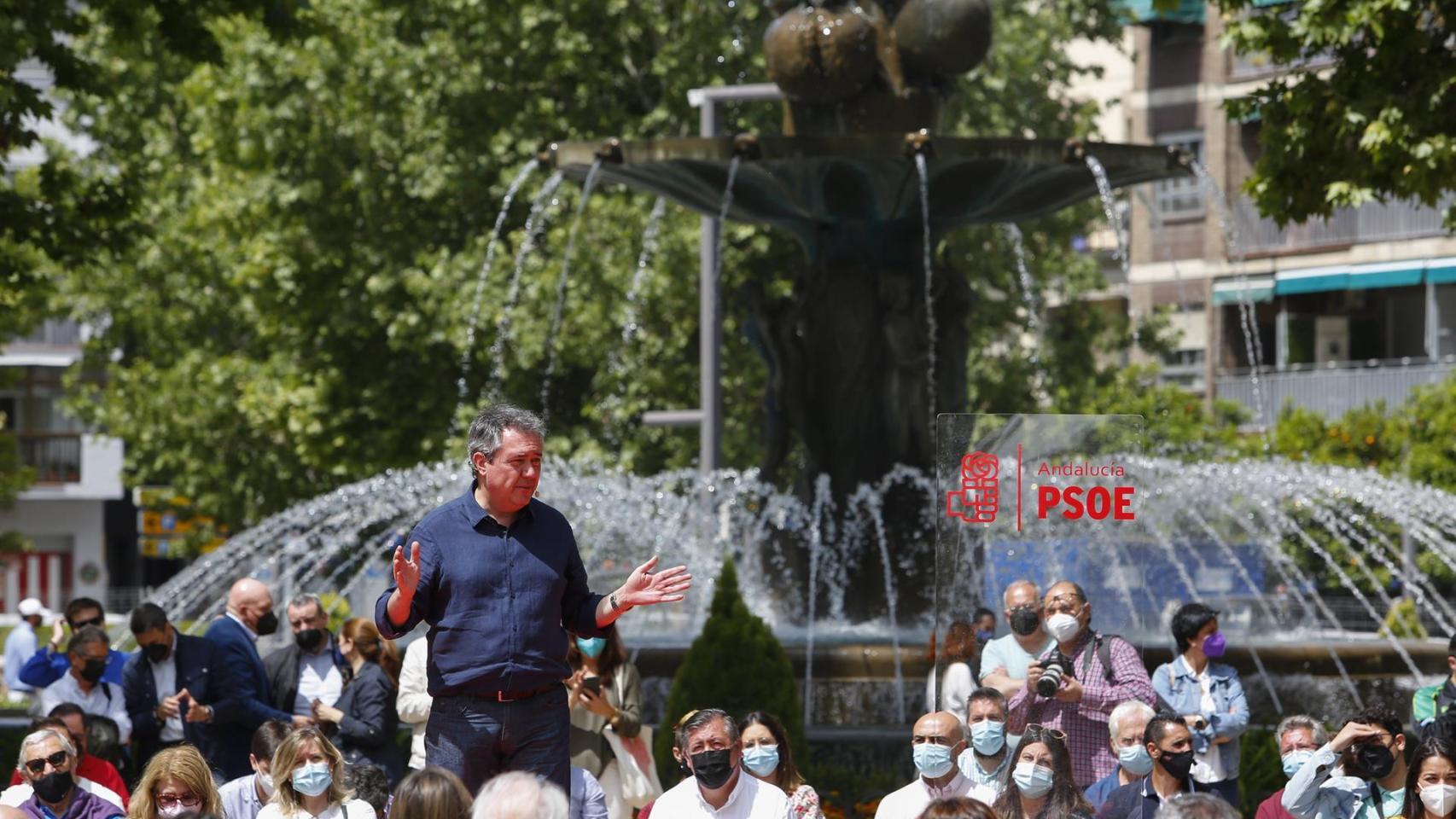 El candidato a las primarias al PSOE y alcalde de Sevilla, Juan Espadas.