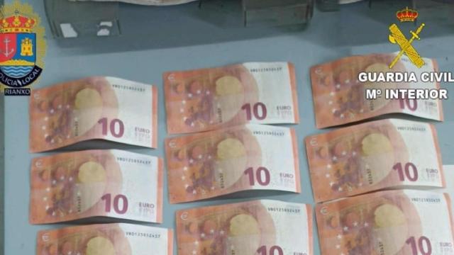 Varios de los billetes falsos interceptados.