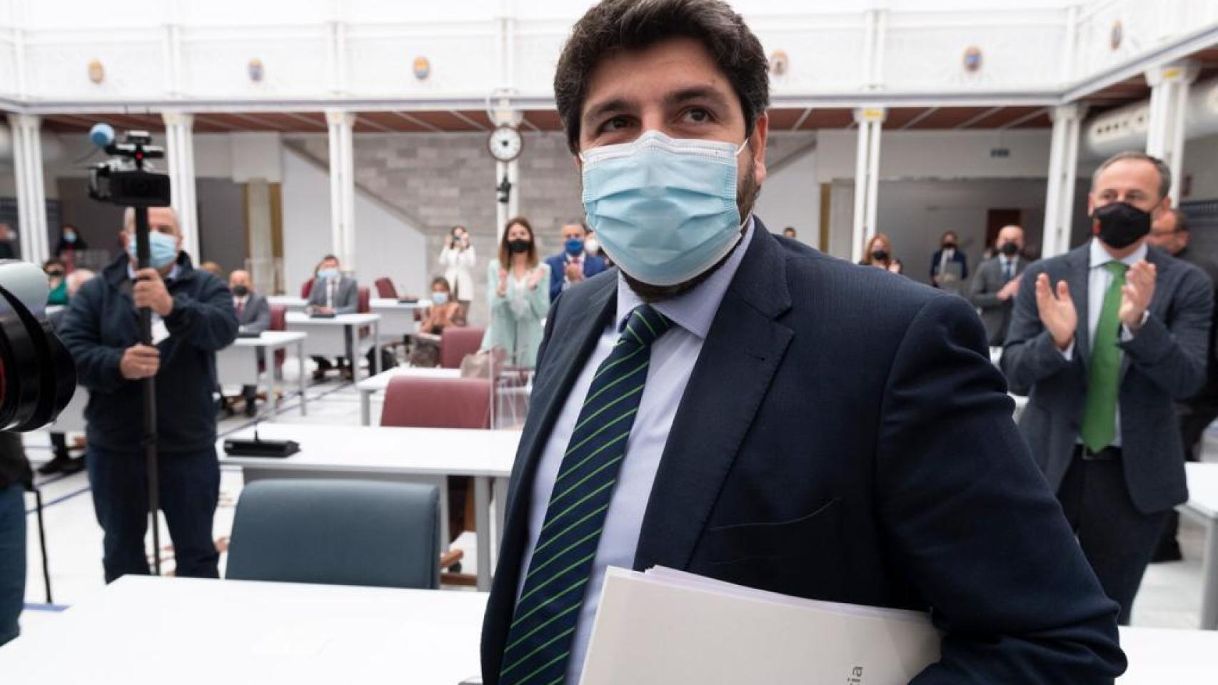 El presidente del Gobierno regional, Fernando López Miras, en la Asamblea Regional.