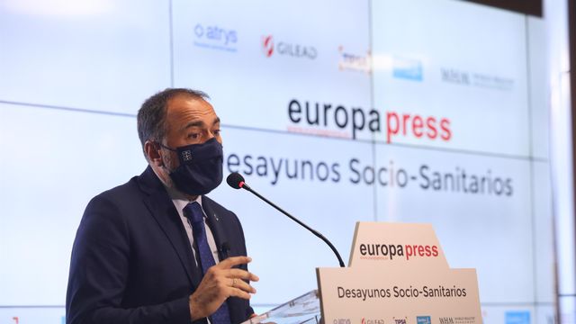 El conselleiro de Sanidad de la Xunta de Galicia, Julio García Comesaña