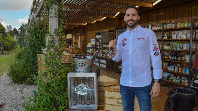 El chef gallego Julio Sotomayor en el rodaje de ‘Fuego Sagrado’,