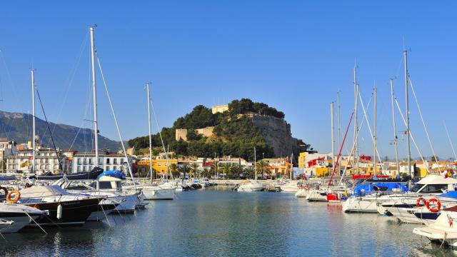 La caída quedó amortiguada por la malla metálica del castillo.