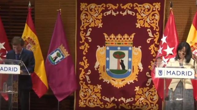 Almeida y la delegada del Gobierno en Madrid, Mercedes González.