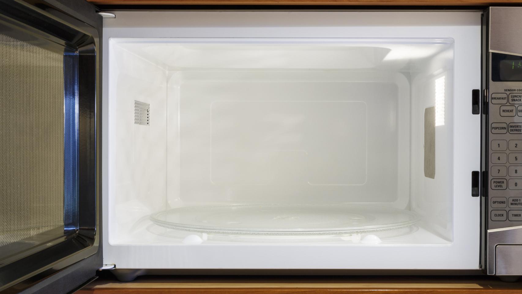 El producto más vendido para limpiar tu microondas: económico y original