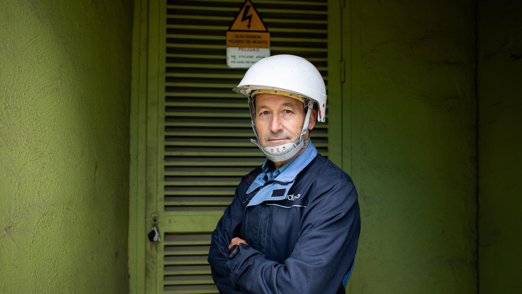 Juan de Dios Cerrato supervisando la instalación del Centro Comercial La Sierra.