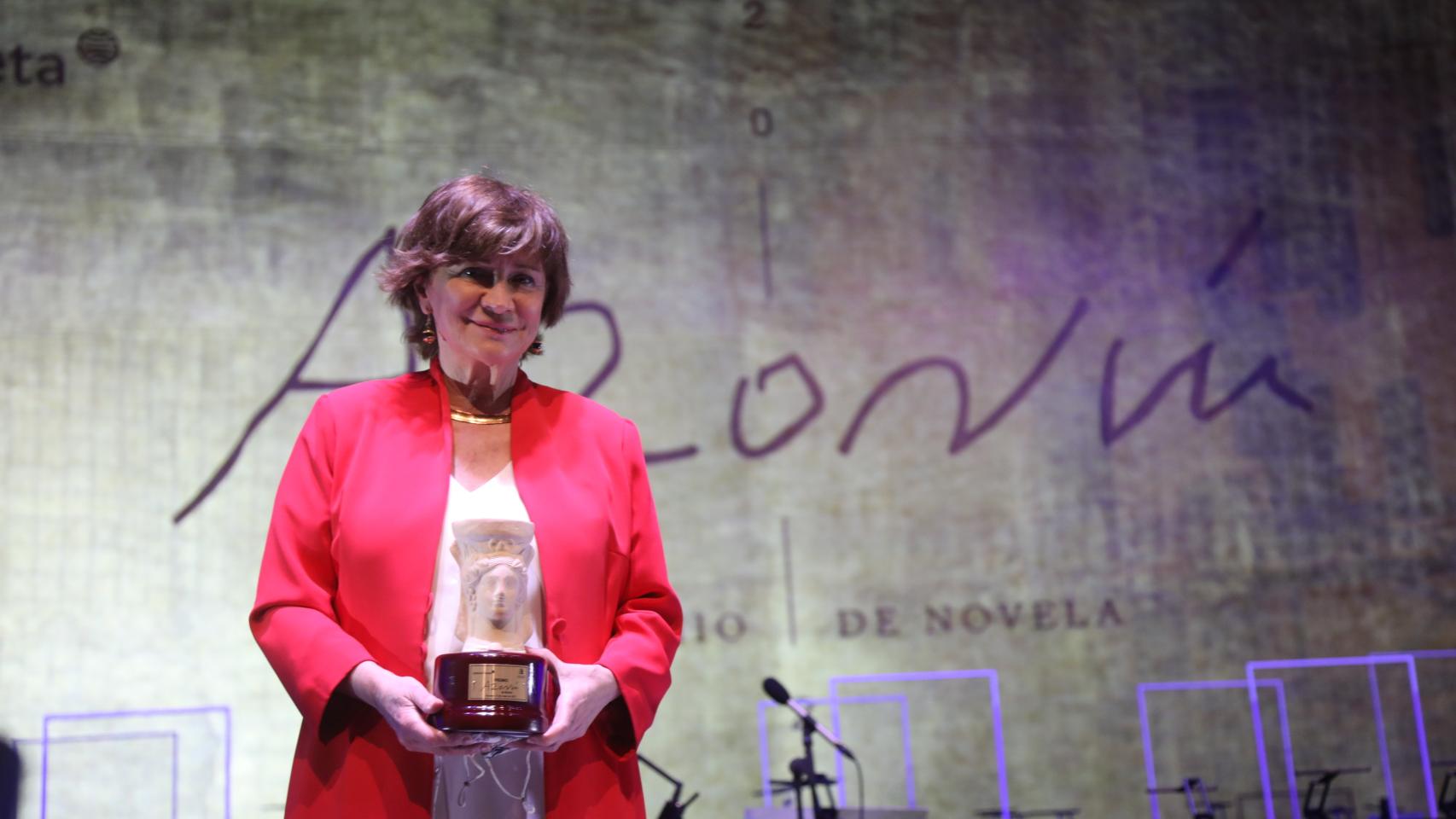 Nativel Preciado crea en 'El santuario de los elefantes' una novela de aventuras con fondo crítico.