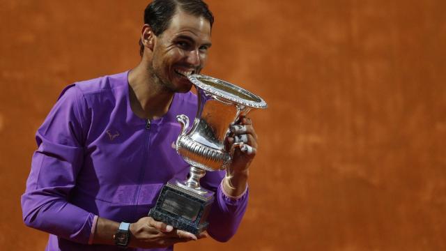 Nadal, con el título de campeón de Roma.