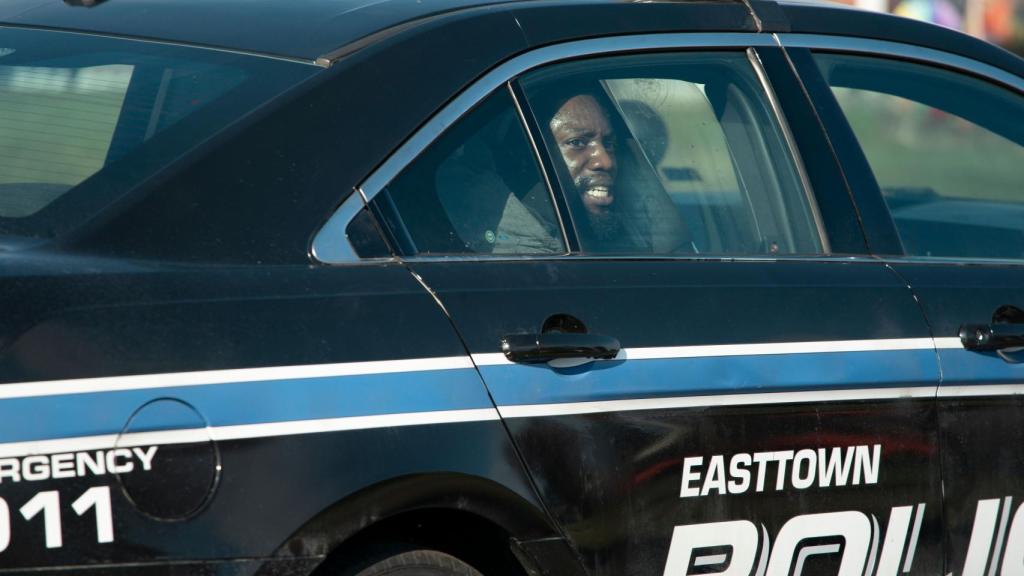 Freddie no deja de meterse en problemas.