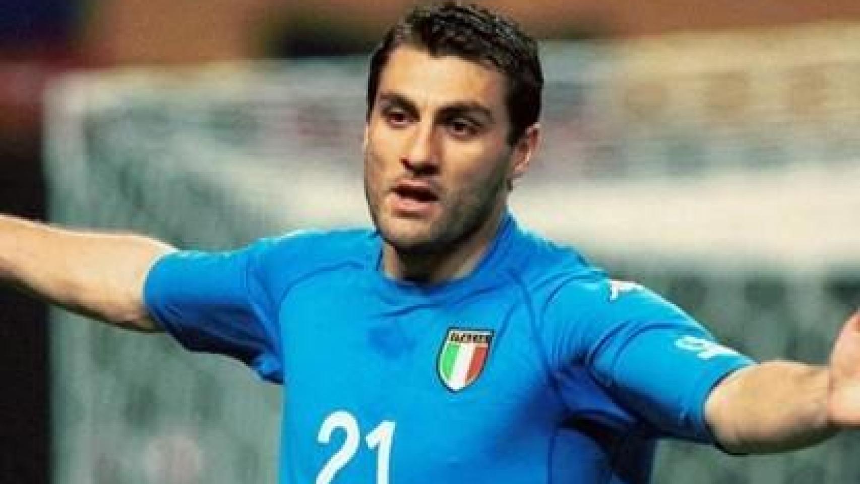 Christian Vieri, en un partido de la selección de Italia de fútbol