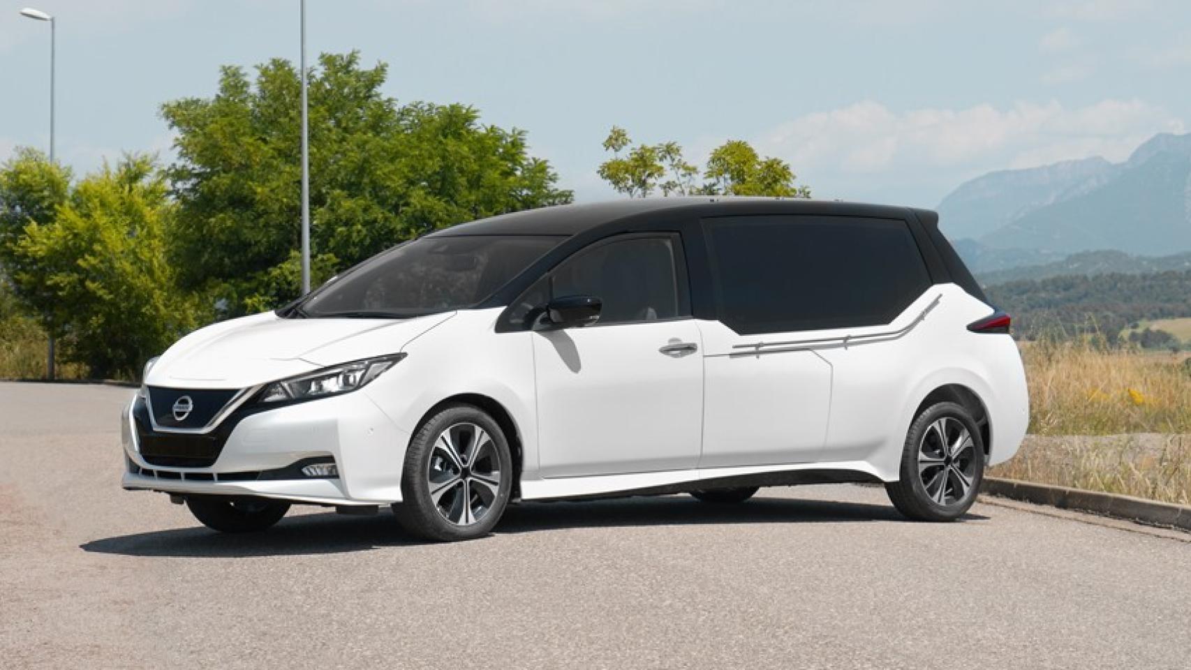 Hasta los coches fúnebres se pasan al eléctrico; el último viaje, en un vehículo sin emisiones