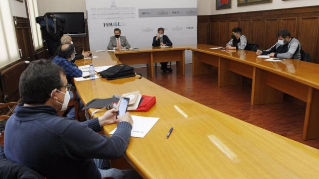 José Miñones se entrevista con secretarios comarcales de sindicatos en Ferrol.