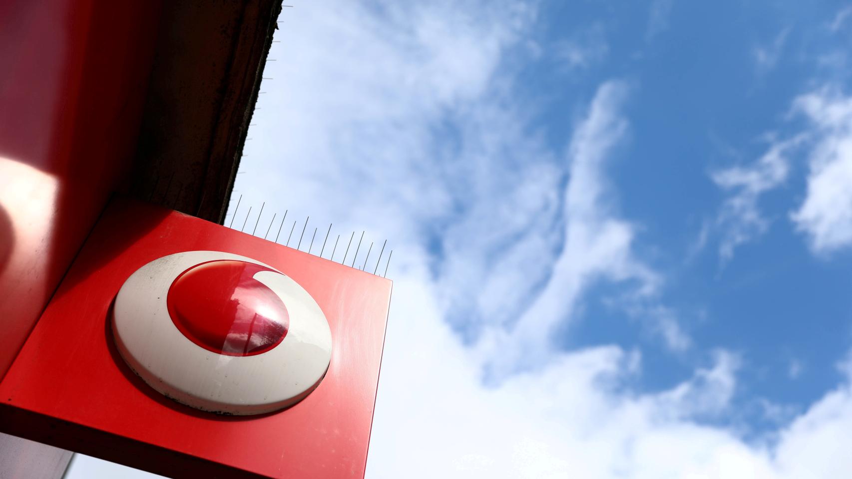 Logo de Vodafone en una tienda.