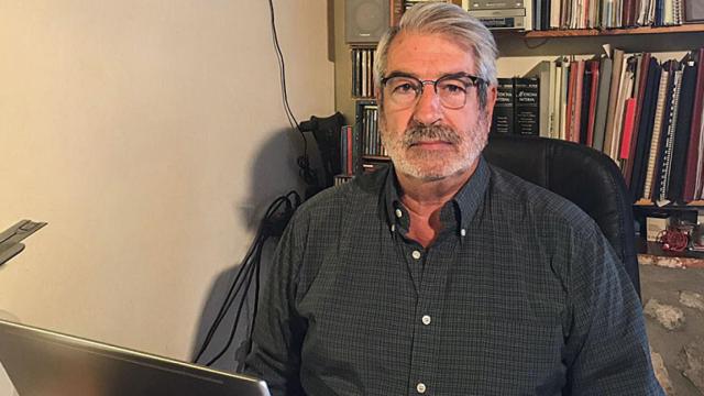 El profesor de microbiología de la Universidad de Valladolid, Raúl Ortiz de Lejarazu