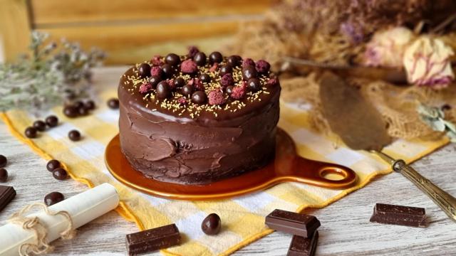 Tarta Sacher de frutos rojos, conviértete en pastelero por un día