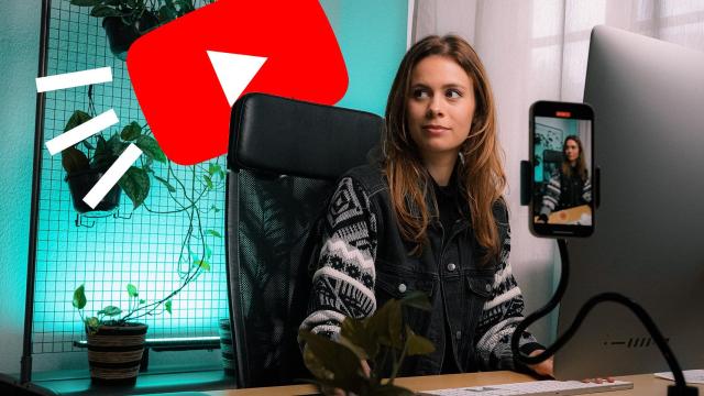 Fotomontaje con el logo de YouTube.