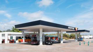 Foto de archivo de una gasolinera Repsol.