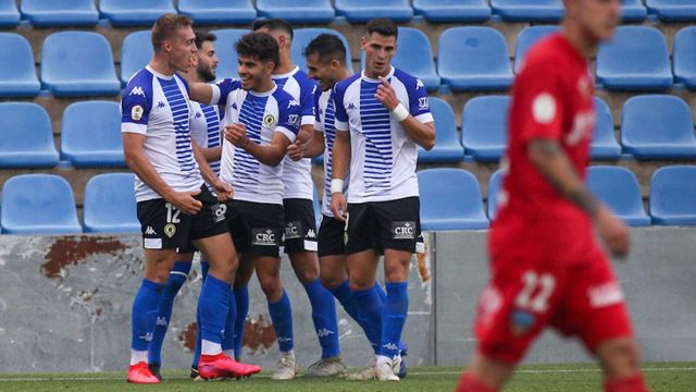 Abde y Manu Garrido celebran uno de los goles.