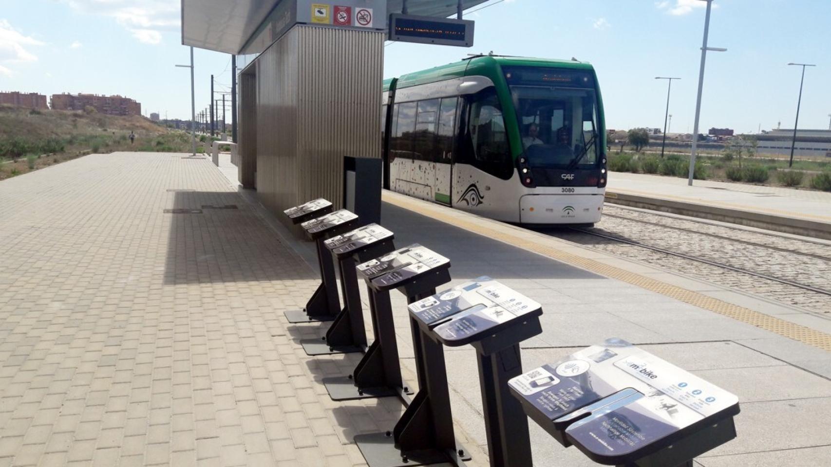 Metro de Málaga en superficie. Imagen de archivo