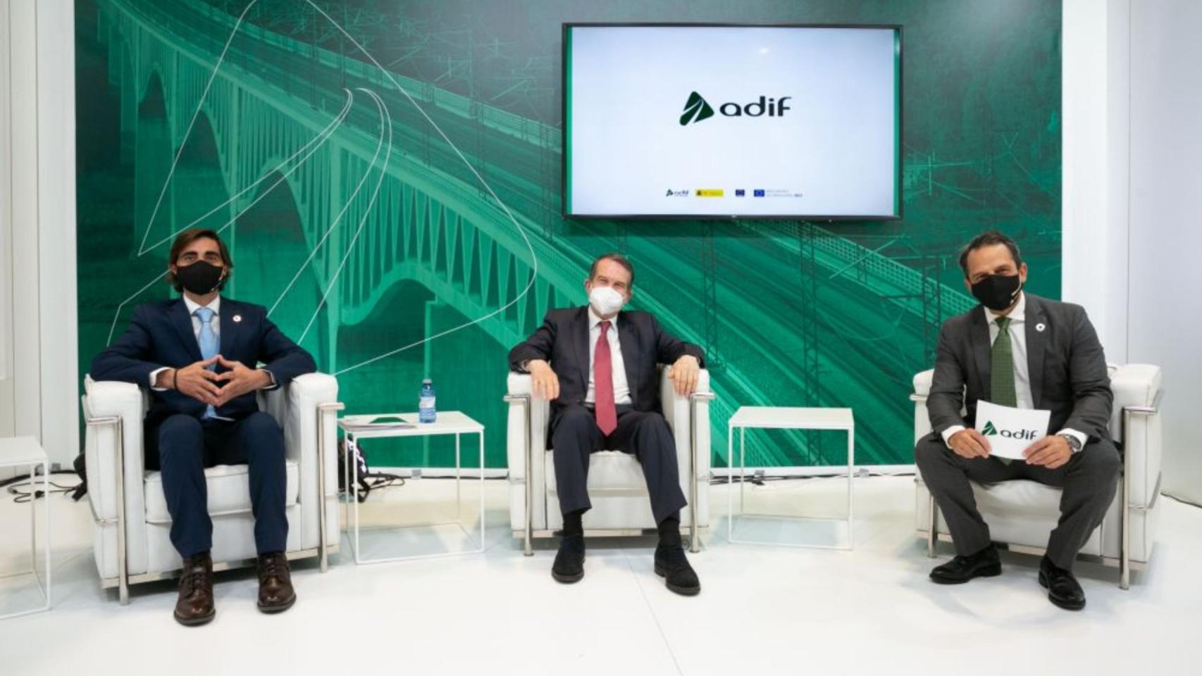 Abel Caballero y Jesús Campo en la mesa redonda organizada en Fitur.