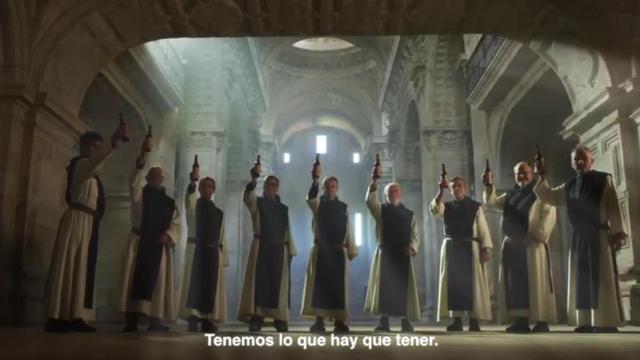 Los monjes del Monasterio de Sobrado dos Monxes con su cerveza Abadía.