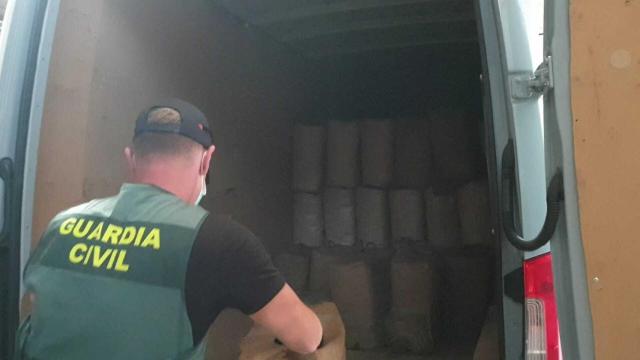 Uno de los escondites de los fardos de hachís.