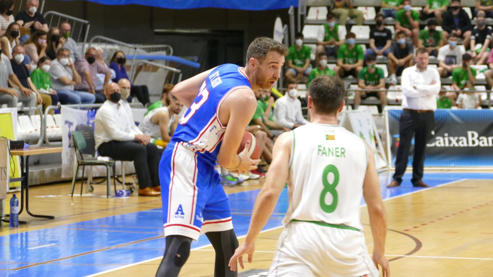 Urtasun, durante el partido disputado en Castellón.