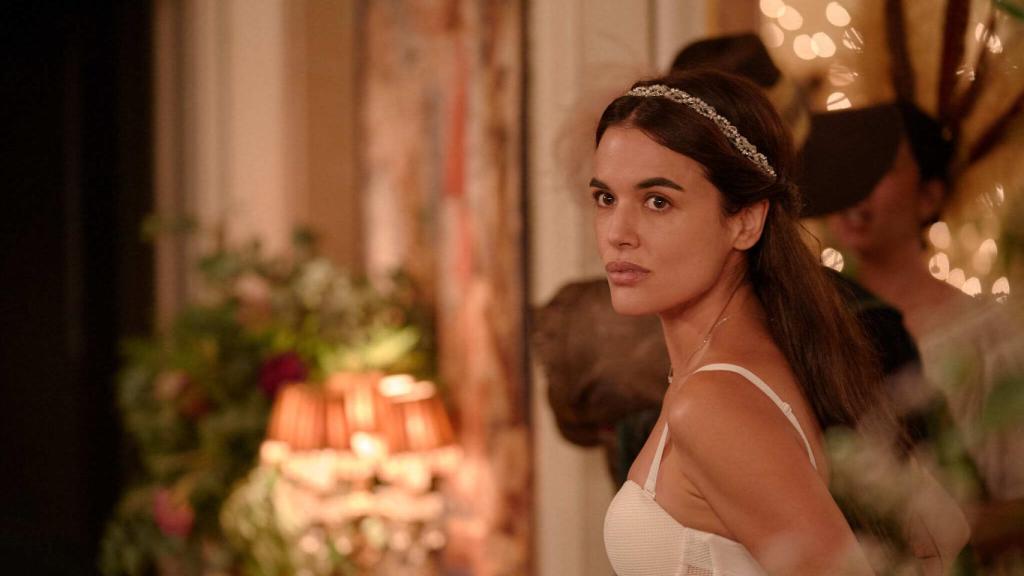 Adriana Ugarte en el flashback que marca la historia de 'Parot'.