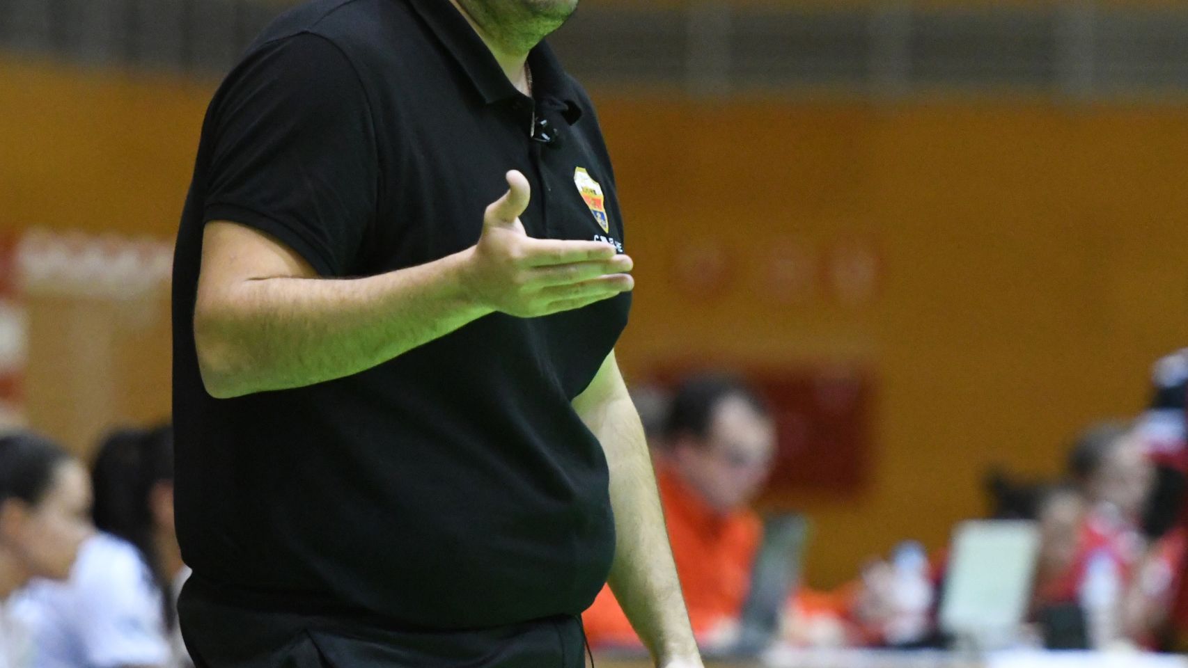 Joaquín Rocamora, el entrenador del CBM Elche de balonmano femenino.