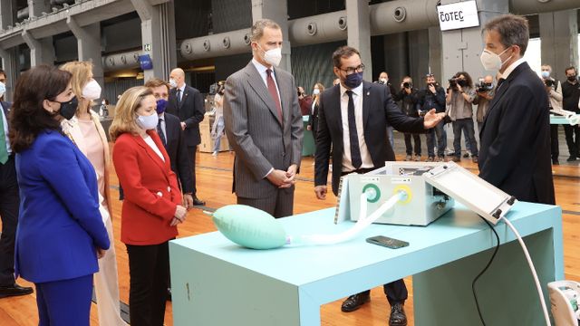 Don Felipe, Nadia Calviño, José Luis Martínez Almeida y Cristina Garmendia en la presentación del Anuario 2021 de Informe Cotec