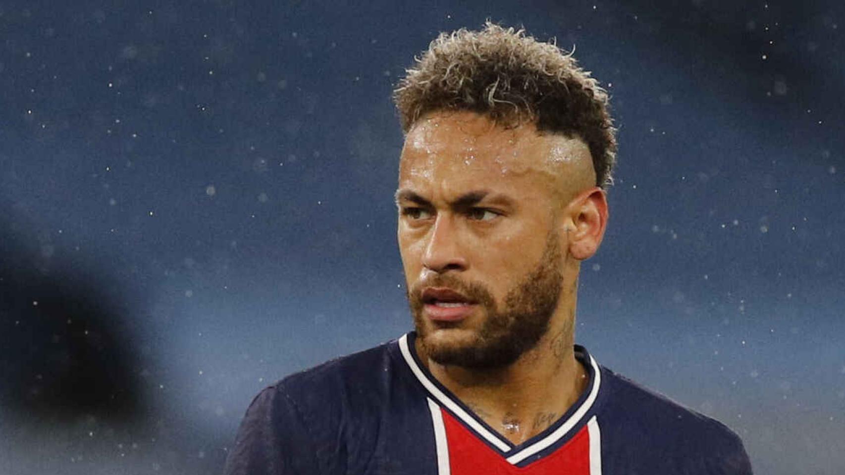 Neymar en un partido con el PSG