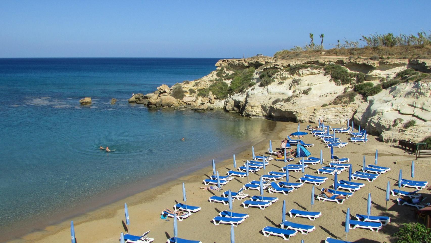 La finalidad de estas ayudas es subvencionar la contratación de jóvenes desempleados que garanticen la seguridad en las playas valencianas.