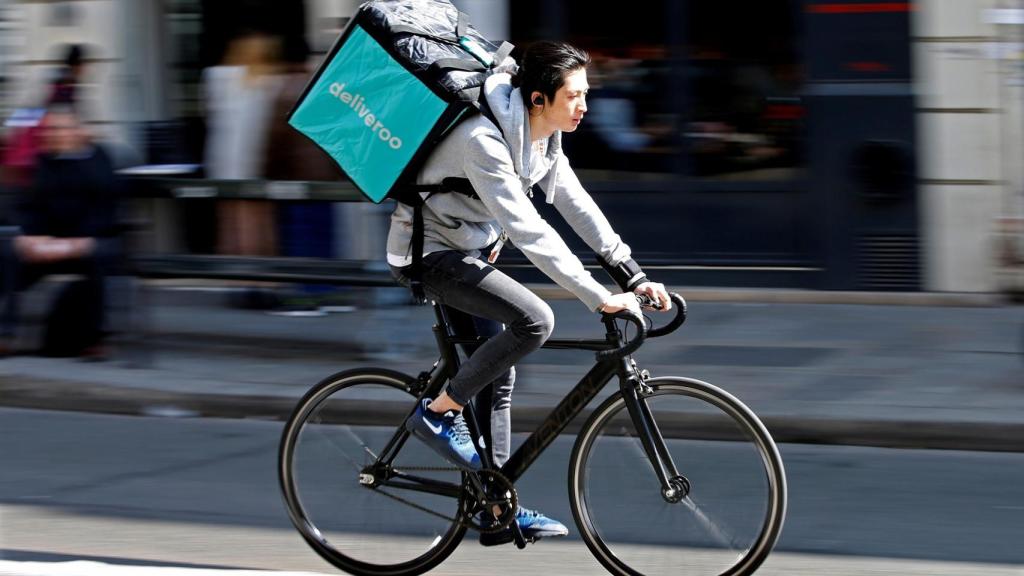 Un repartidor de Deliveroo.