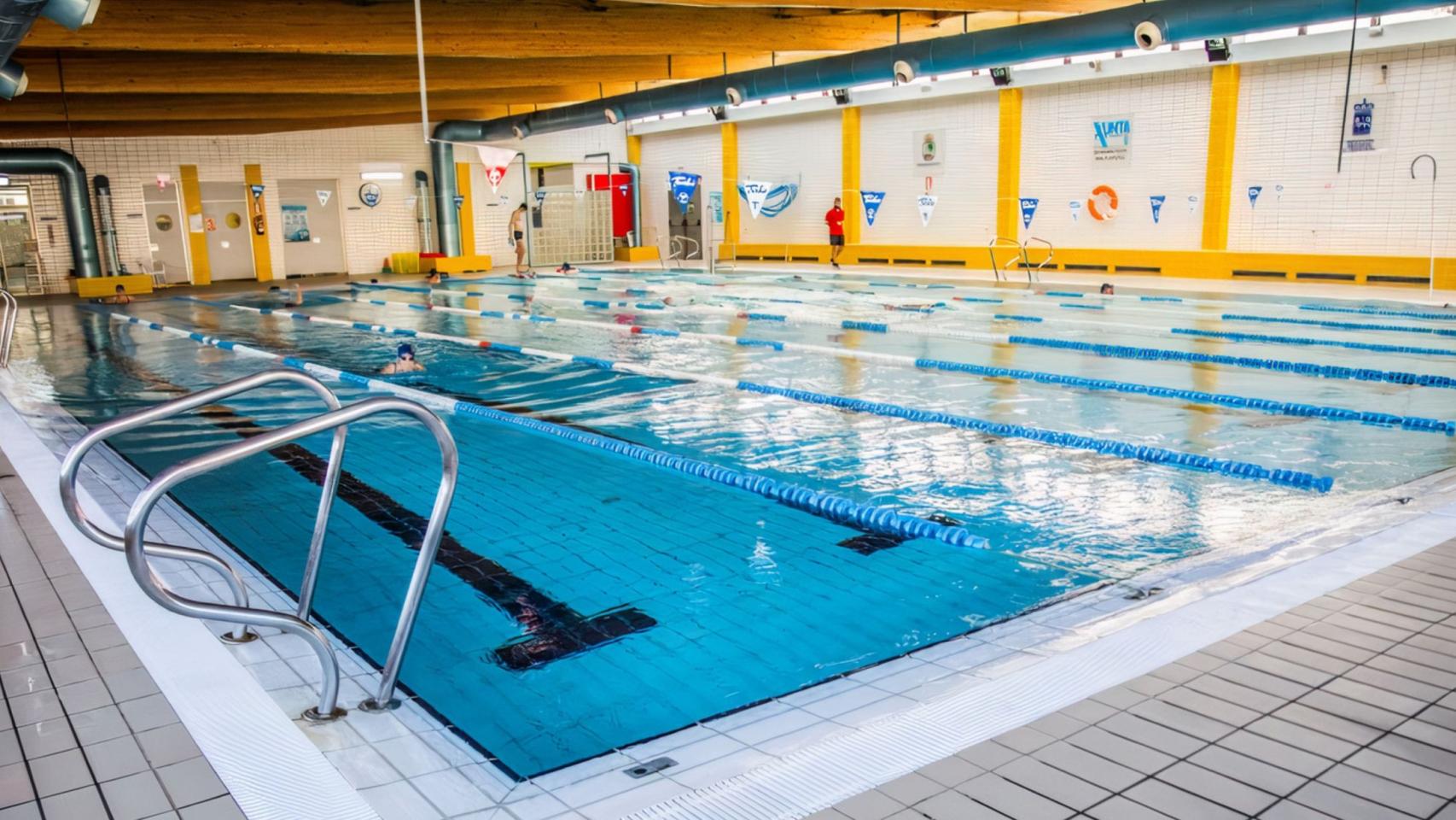 Piscina municipal de Teis.