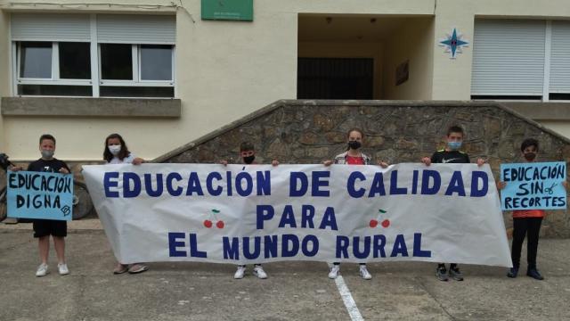 Manifestación del Ampa en Tornavacas.