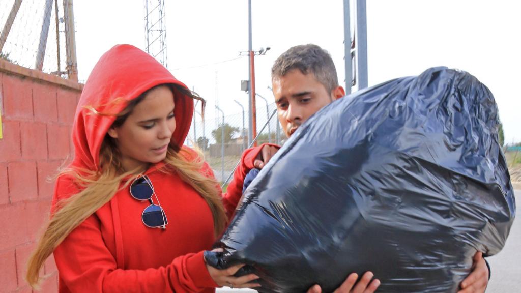 Gloria Camila y su hermano, a la salida de la cárcel.
