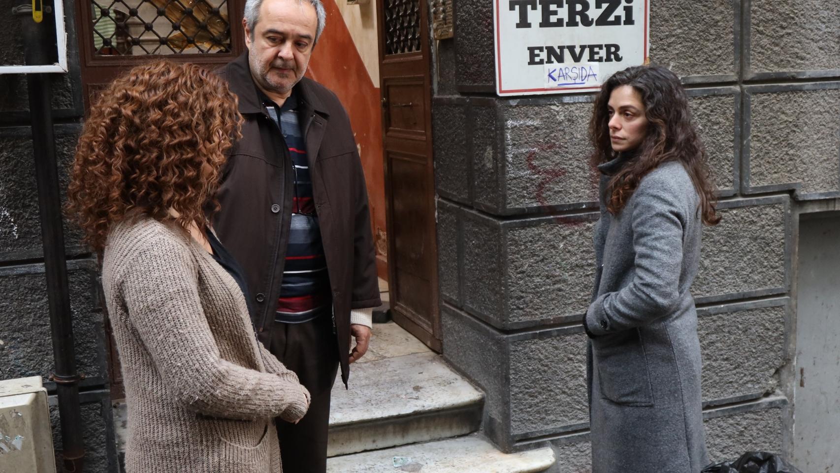 Avance en fotos del nuevo capítulo de 'Mujer': Bahar descubre la alianza entre Cem y Kismet