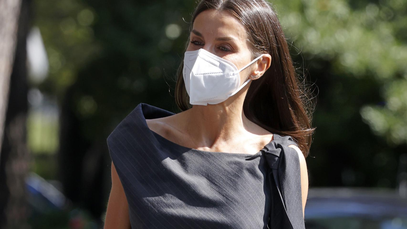 La reina Letizia a su llegada a la sede de la Mutua Madrileña este miércoles.