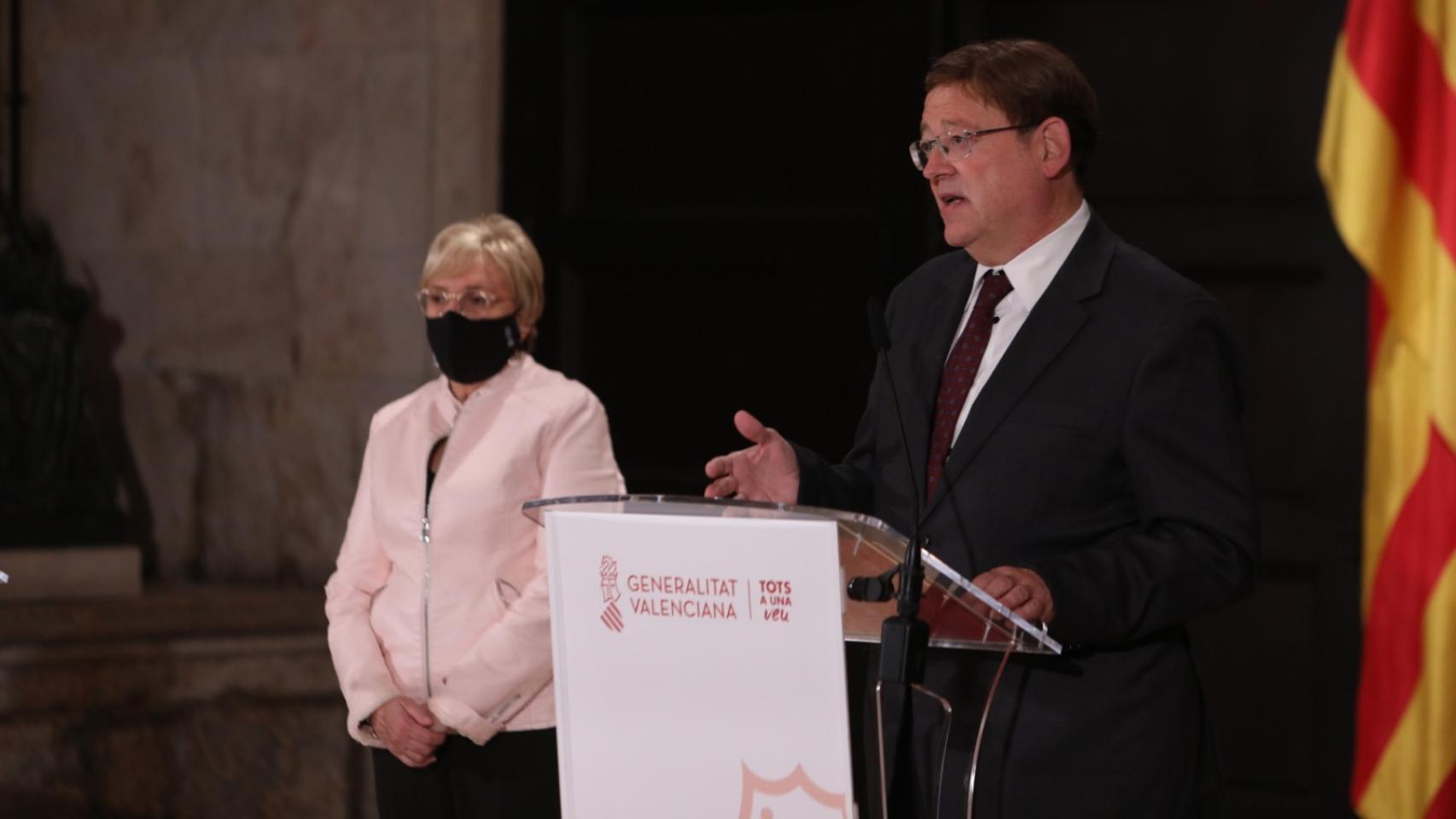 Ximo Puig, presidente de la Generalitat Valenciana, junto a Ana Barceló, consellera de Sanidad. EE