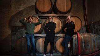 De izq. a drcha. Pepe Raventós, Carlos Bosch (Bar Manero) y J.M. Vicente.